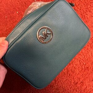 Michael Kors Teal Chain-Crossbody Design